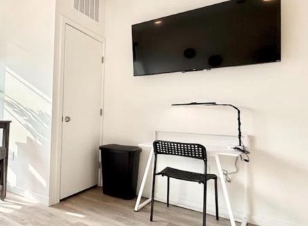 Poplar Apartment | Philly Central King 1BR with Gym