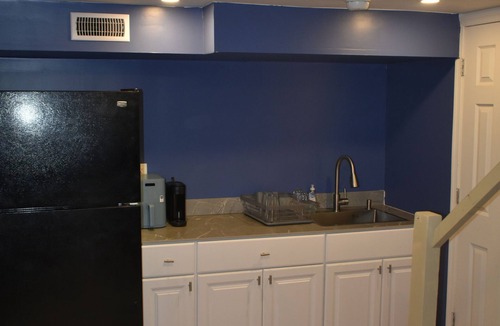 Primos Secane Apartment | Philly Sports Fan Suite Private Entrance + Patio Near PHL