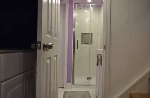 Primos Secane Apartment | Philly Sports Fan Suite Private Entrance + Patio Near PHL