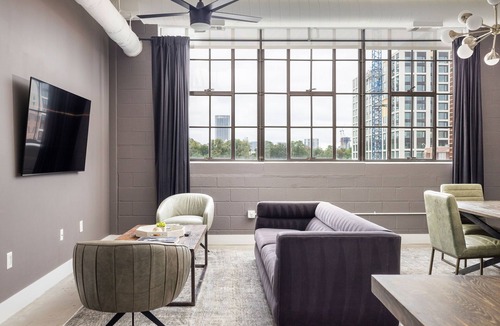 Virginia Highland Apartment | Piedmont Loft by Atlanta Luxury Rentals