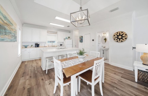 Lullwater Beach Cottage | Pier Park only 50 Steps to the beach! Pet friendly. Ocean View.