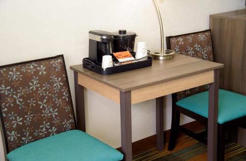 Pigeon Forge Hotel | Pigeon River Inn