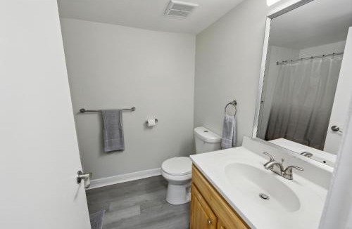Newark Apartment | Pine Brook 1019 I Modern 15Br Apartment ! Pool