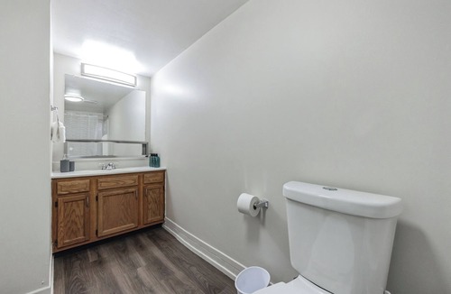 Newark Apartment | Pine Brook 1202 I Pool Gym I Free Parking !