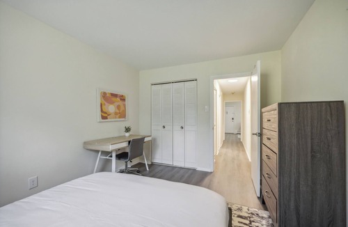 Newark Apartment | Pine Brook 1302 I Pool Gym I Free Parking !