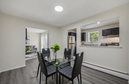 Newark Apartment | Pine Brook 1302 I Pool Gym I Free Parking !