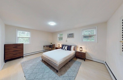 Newark Apartment | Pine Brook Apartments: Luxurious living in a stunning wooded setting