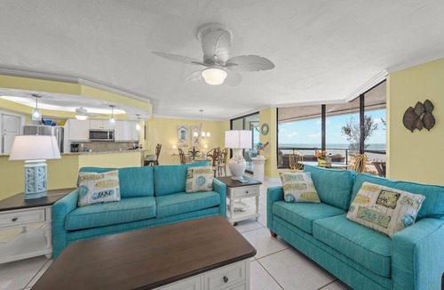 Sanibel Condo | Pine Cove#304 is a 3/2 beachfront Sanibel vacation rental condo