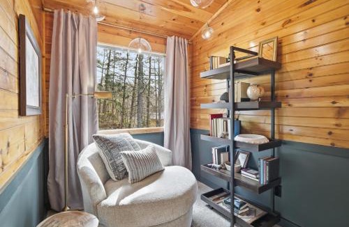 Hemlock Hills House | Pine & Dandy | Arts & Crafts District Cabin w/Hot Tub & Game Features