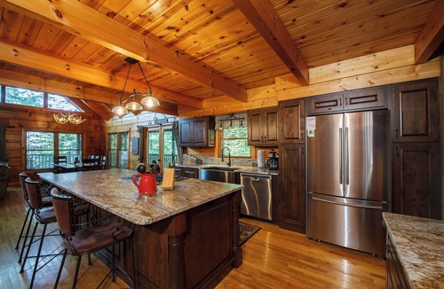 Tellico Plains Cabin | Pine Ridge - Total Comfort and Privacy atop a Mountain Ridge