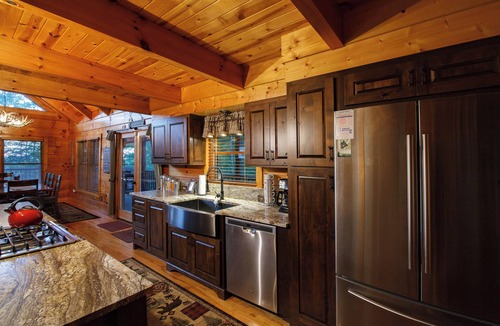 Tellico Plains Cabin | Pine Ridge - Total Comfort and Privacy atop a Mountain Ridge
