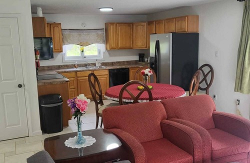 Parsons Hotel | Pine Tree Inn