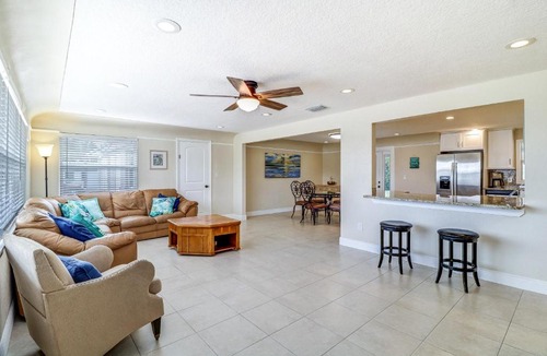 Madeira Beach House | Pineapple Escape
