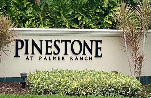 Vamo House | Pinestone Condo On Palmer Ranch
