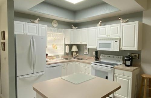 Vamo House | Pinestone Condo On Palmer Ranch