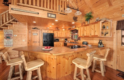Smoky Mountains Cabin | Ping Pong/Shuffleboard/Sunsets/Theater/Fireplaces/Hot Tub/Pool/Fish Access