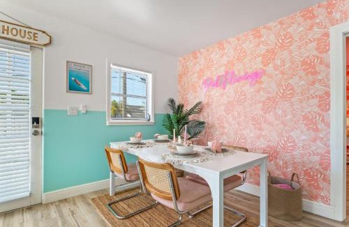 Downtown Dunedin House | Pink Flamingo
