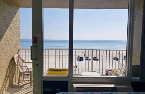 Daytona Beach Shores House | Pirates Cove Condo Unit #227