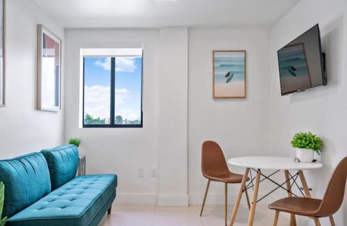 Coral Way Apartment | Pleasant 2BDR Apt in Little Havana Near South Beach -304-