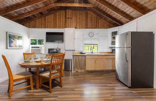 Barstow House | Plum Point Cottage #1