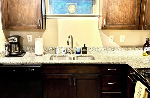 Atlanta Apartment | Plush 2-bedroom, 2-bth Haven minutes from Downtown Atlanta