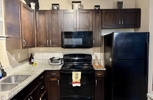 Atlanta Apartment | Plush 2-bedroom, 2-bth Haven minutes from Downtown Atlanta