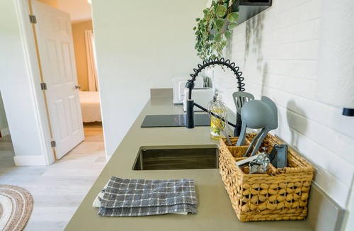 Pompano Beach House | Pompano Beach Serenity Pet-Friendly Family Getaway!