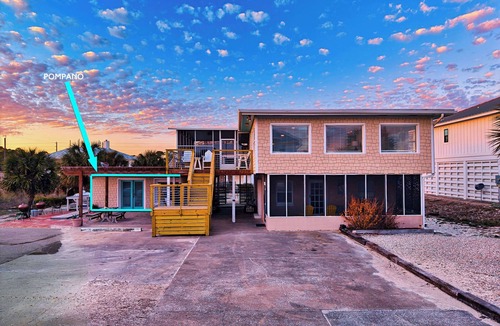 East End House | POMPANO Beach studio with pool. Lovely Couple's Getaway… Steps to beach