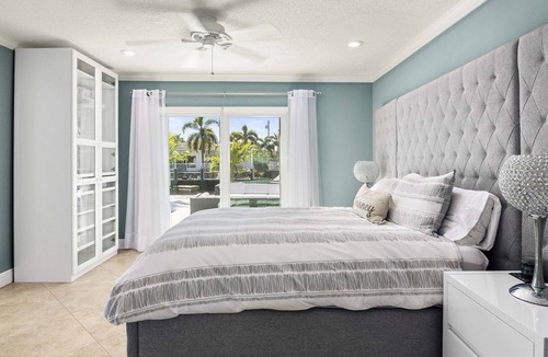 Pompano Isles House | Pompano Beachhouse Luxury Waterfront Gem ~ Swimming Pool/Spa ~ Games!
