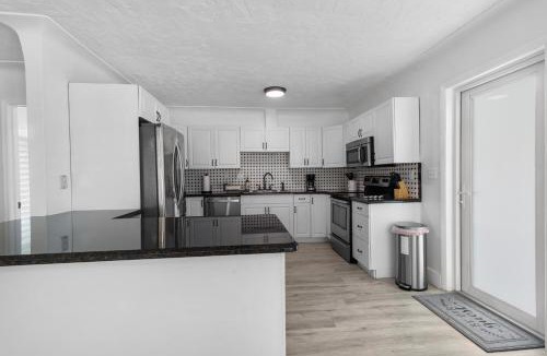 Pompano Isles House | Pompano Paradise with Private Pool 5 Mins From Beach