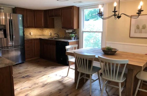 Sevierville Cottage | Pond, creeks, paddleboat and 10 minutes to parkway