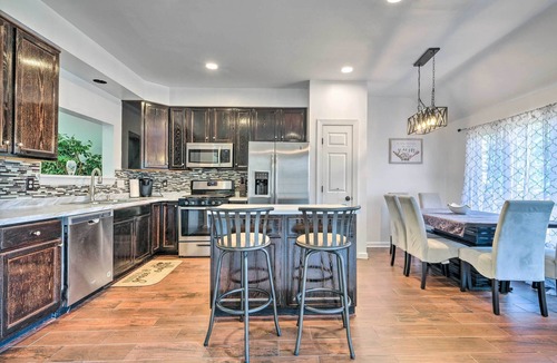 Neabsco House | Pond-View Deck + Pool Table: Woodbridge Haven!