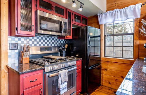 Sevierville Cabin | Pond View! Great Location! Close to Attractions Family and Pet Friendly!