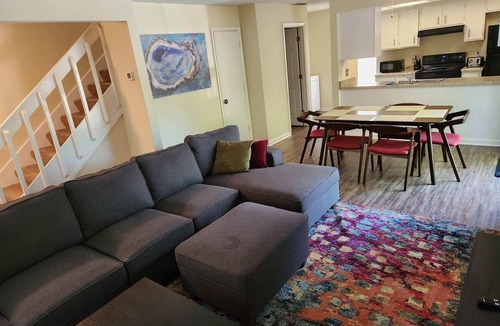 Tallahassee House | POOL-2 miles to FSU-Twin Kings En Suite Baths 2/2.5