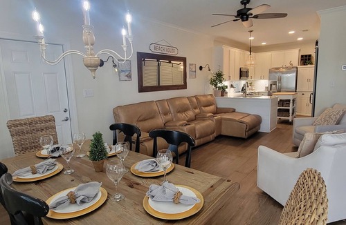 Frangista Beach House | POOL-5 MIN WALK TO BEACH-DOG FRIENDLY-GREAT REVIEWS!