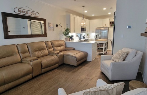 Frangista Beach House | POOL-5 MIN WALK TO BEACH-DOG FRIENDLY-GREAT REVIEWS!