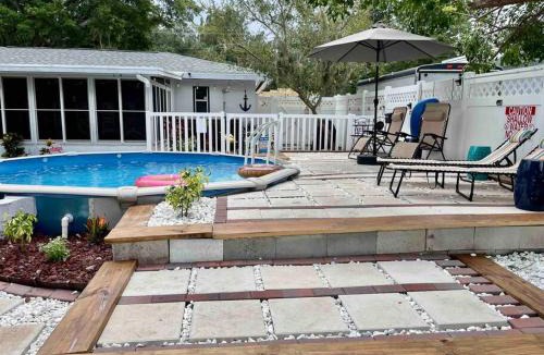 Bradenton House | Pool - Beach Supplies - Outdoor Shower - PingPong Table