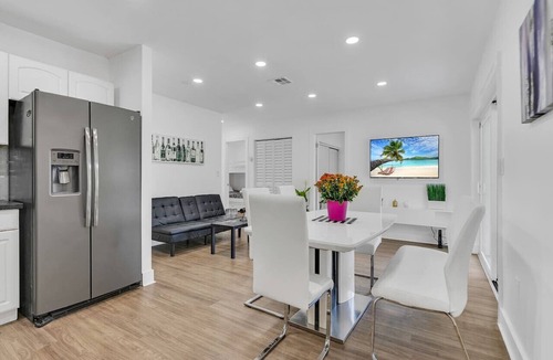 Kendale Lakes Villa | Pool & Canal-View Townhouse | Miami Oasis + BBQ