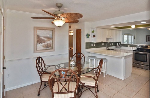 Al Lago Village House | Pool days & Beach Waves - Easygoing Rotonda West Living!