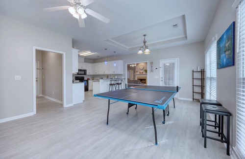 Midland House | Pool! Free Snacks&Coffee! 2 Master Suites! Ft.Benning! 5 Beds3 Bath!