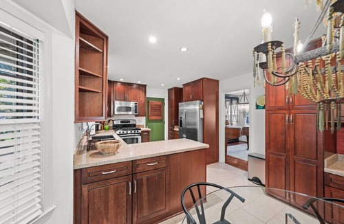 North Brookhaven House | Pool+Gorgeous Bkyd 4BR–Slps 8 Owner NHood (1799)