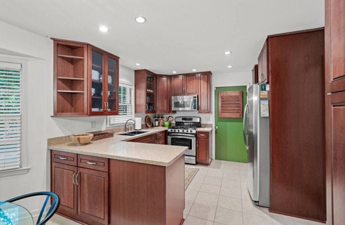 North Brookhaven House | Pool+Gorgeous Bkyd 4BR–Slps 8 Owner NHood (1799)