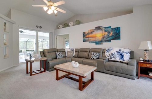 Spring Hill House | Pool, Grill and Golf Course Views Spring Hill Stay!