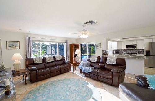 Fort Myers Shores House | Pool Home in Fort Meyers