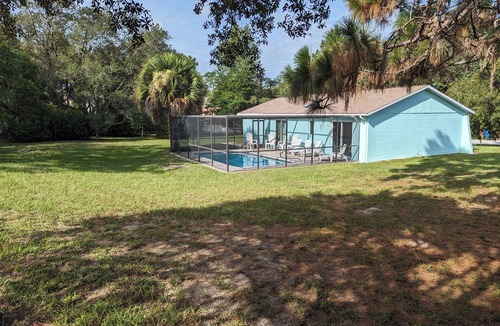 Spring Hill House | Pool home Spacious yard