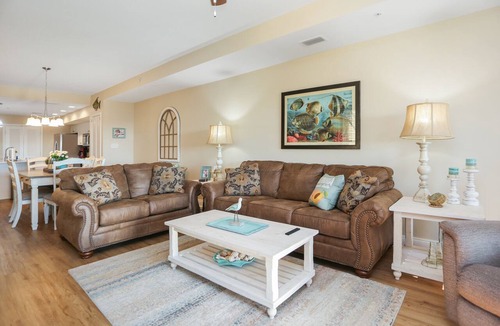Mexico Beach Condo | Pool, Hot Tub, Elevator, Beach Views- Club at Mexico Beach 2D
