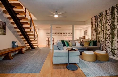 Hendersonville House | Pool 🏊‍♂️ Hot Tub 💦 Game Room 🎯 Family & Pet Friendly 🐾
