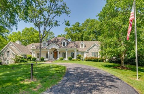 Franklin House | Pool, Hot Tub & Outdoor Theater: Franklin Retreat