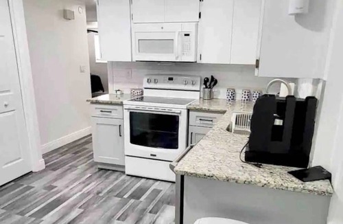 New Port Richey House | Pool House 3B/2B 5 min Anclote Beach