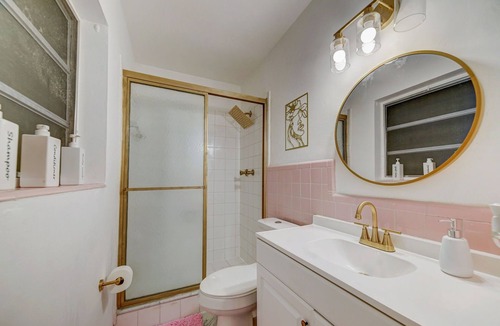 Poinciana Park House | Pool House Near Beaches & Airport Ideal for Long Stays